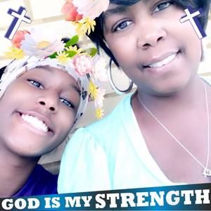 Meet your Posher, Claudine